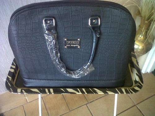 GUESS HAND BAG SPECIAL 5 DAYS ONLY!!!