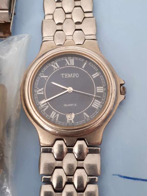 Collection of 22 quartz watches