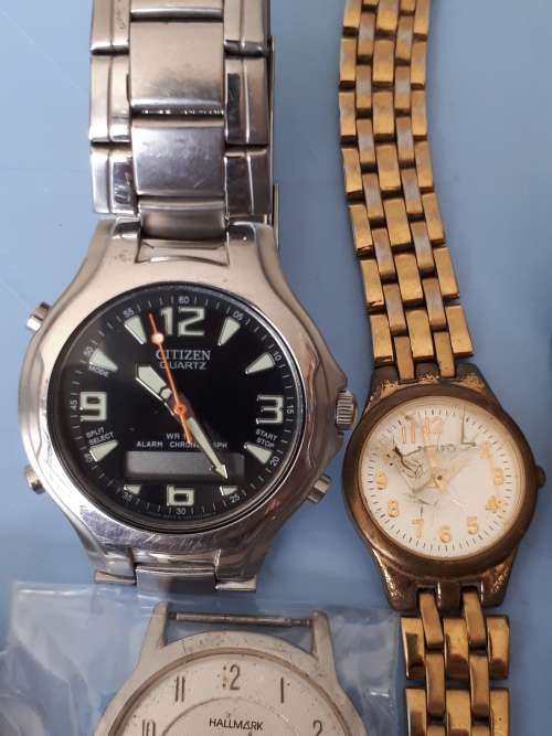 Collection of 22 quartz watches