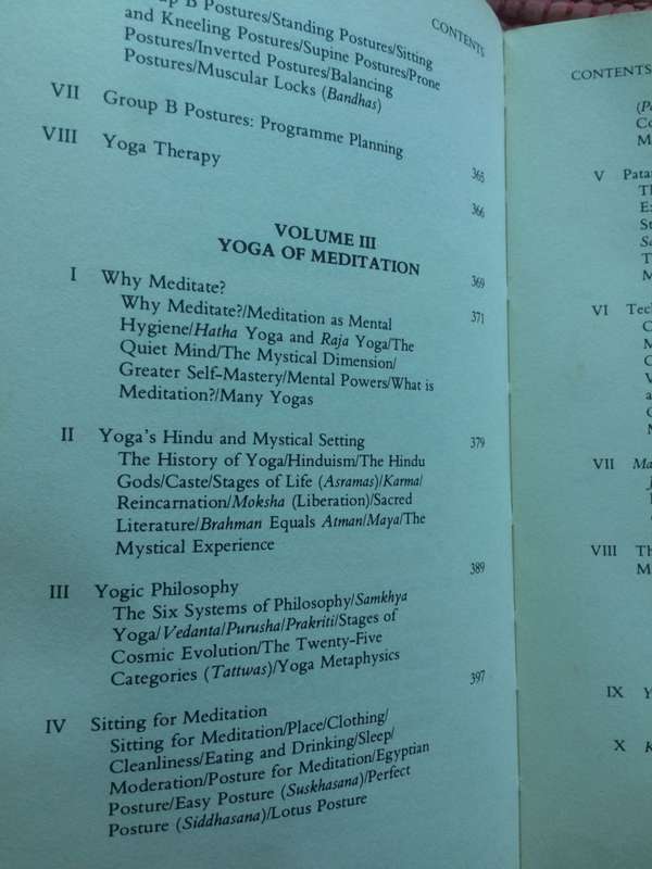 The Complete Yoga Book: Yoga of Breathing, Yoga of Posture, Yoga of Meditation - James Hewitt
