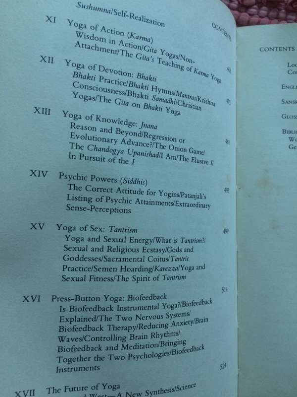 The Complete Yoga Book: Yoga of Breathing, Yoga of Posture, Yoga of Meditation - James Hewitt