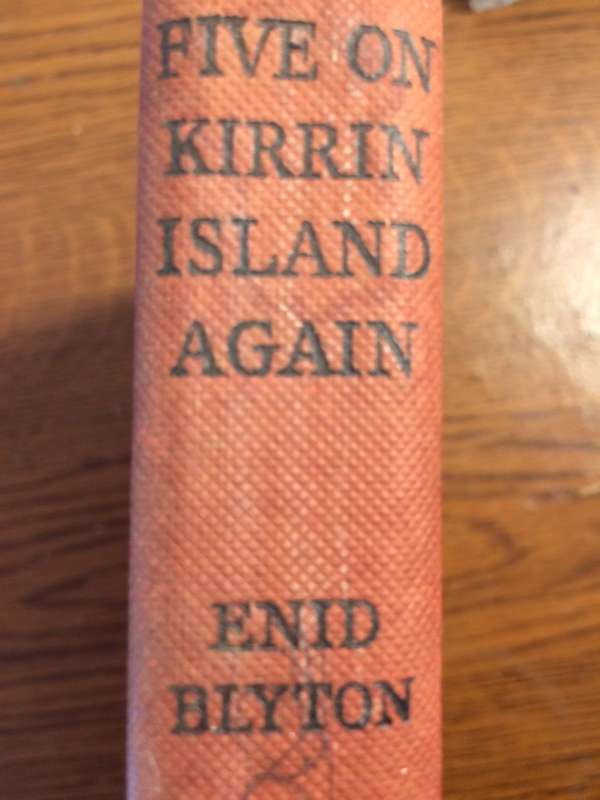 Five on Kirren Island Again - Enid Blyton (1951 HARDCOVER)