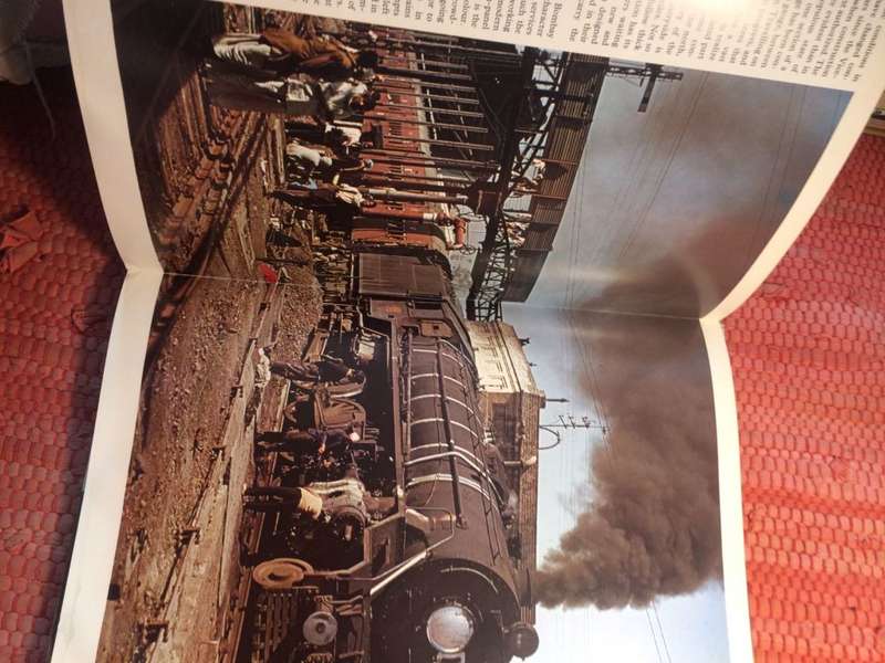 Pictorial History of Trains - O.S. Nock (1976 1st edition Hardcover with Full Colour Throughout)