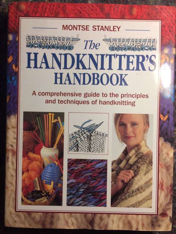 Handknitter's Handbook: A Comprehensive Guide to the Principles and Techniques - Montse Stanley EX