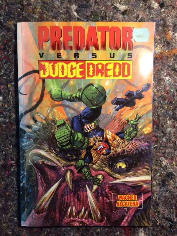 Predator Versus Judge Dredd - John Wagner / Alcatena