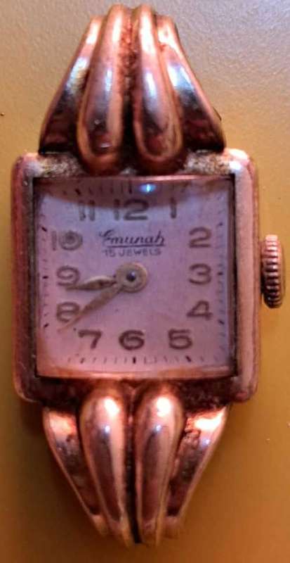 VINTAGE EMUNAH 15 JEWELS  ( ROLLED GOLD  20 MICRONS )   9GRAMS,, NOT WORKING   LADIES WATCH.