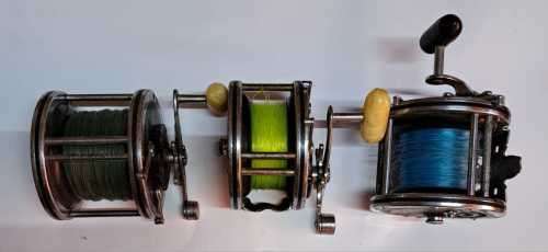 VINTAGE PENN NO:49 FISHING REELS  : (2×100% ) 1NEED LITTLE TLC. 3 REELS FOR THE PRICE OF I. ..???