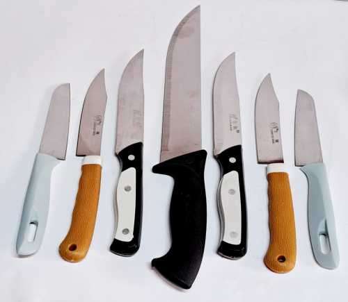 KITCHEN KNIFE  COMBO  7 × KNIVES FOR ONE BID. ?.