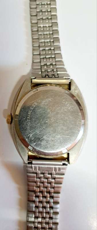 VINTAGE ROTTERY DE LUXE  17 W-PROOF ANTIMAGNETIC MEN`S WATCH  DON`T KNOW VALUE START AT R1.  Working