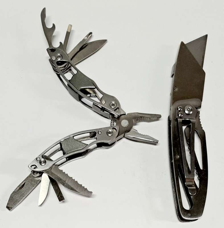 ROLSON MULTI TOOLS & KNIFES  2  IETEMS  !!!!!?