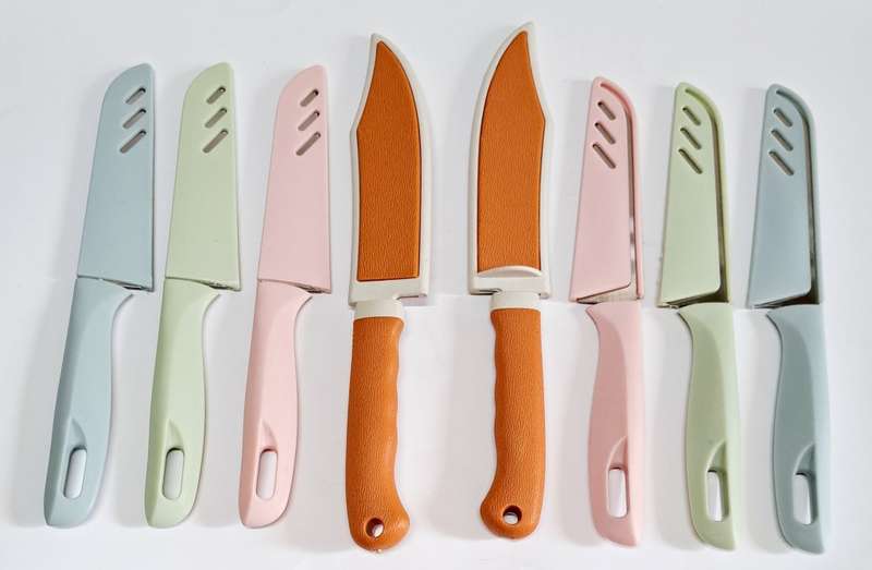 KITCHEN KNIFE  COMBO  8× KNIVES FOR ONE BID. ?..** NEW ** .