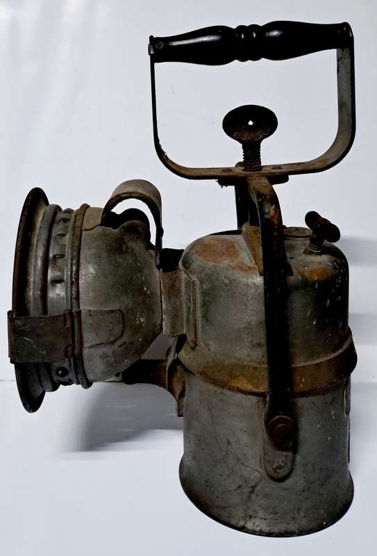 **ANTIQUE **RARE**RAILWAY HAND LAMP** WITH **OWL LOGO** 1900s
