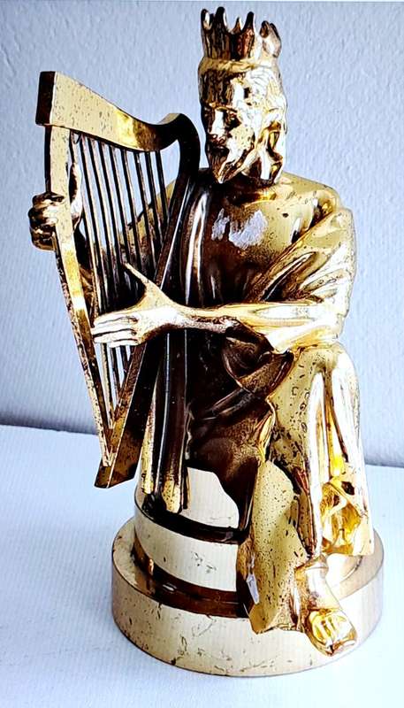 KING DIVID ON HIS HARP STATUE LOOK LIKE BRAAS  ( SIZE 220 × 130 × 130MM ) **STUNNING**