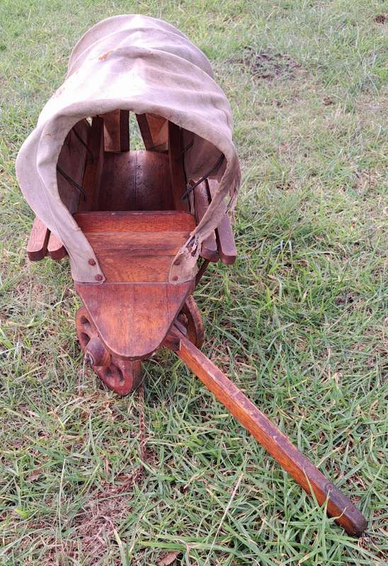 ANTIQUE VINTAGE OLD WOODEN OX WAGON.** BIG ** / 4,800 KG.