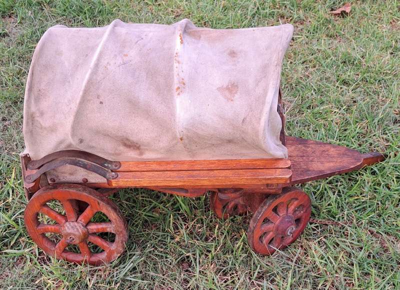 ANTIQUE VINTAGE OLD WOODEN OX WAGON.** BIG ** / 4,800 KG.