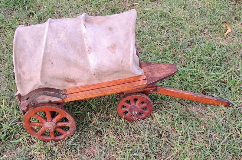 ANTIQUE VINTAGE OLD WOODEN OX WAGON.** BIG ** / 4,800 KG.