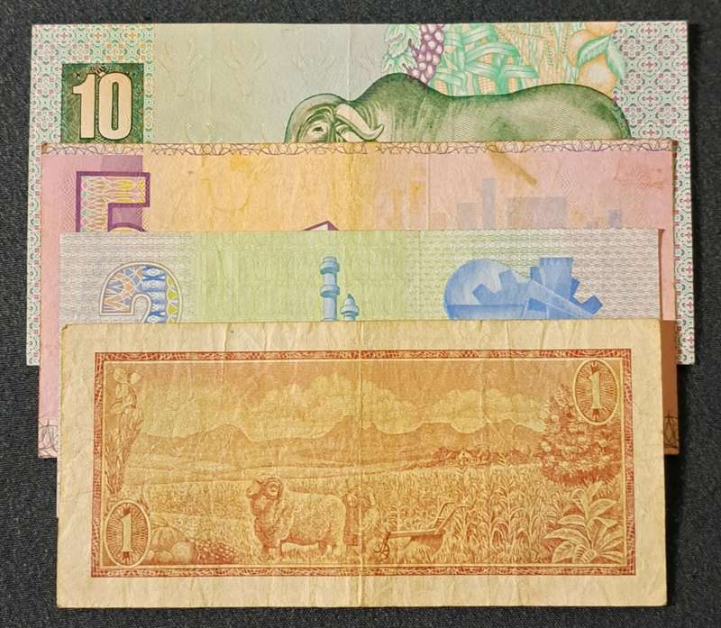 VINTAGE SOUTH AFRICA OLD BANK NOTES WITH VAN RIEBEECK WTM.( VARIOUS GOVERNORS ).