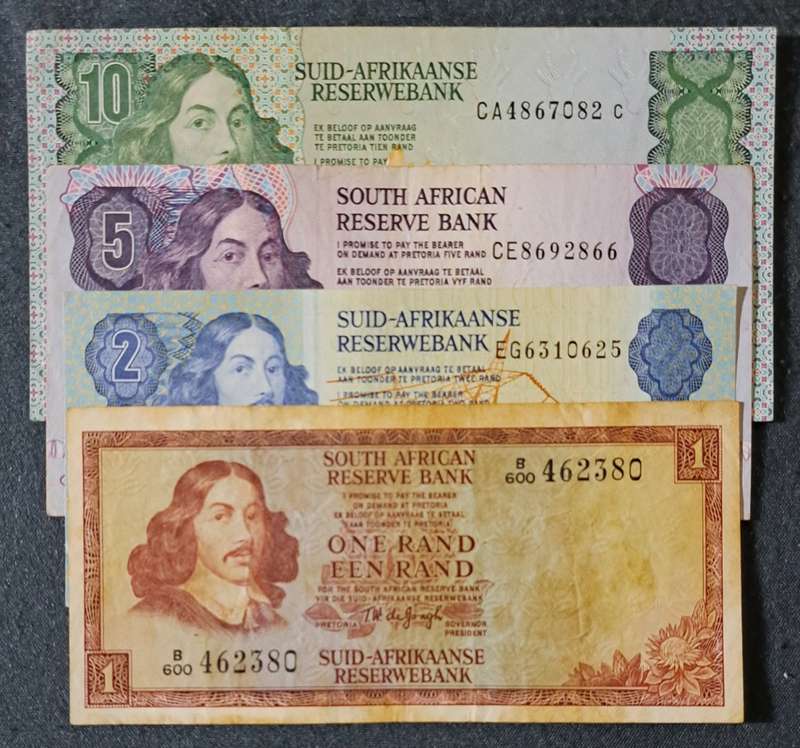 VINTAGE SOUTH AFRICA OLD BANK NOTES WITH VAN RIEBEECK WTM.( VARIOUS GOVERNORS ).