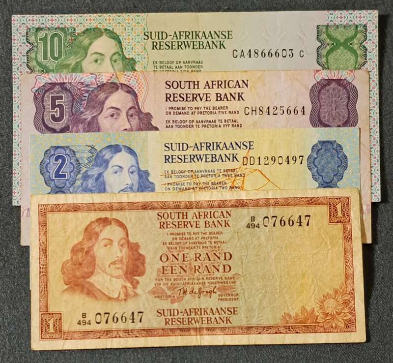 VINTAGE SOUTH AFRICA OLD BANK NOTES WITH VAN RIEBEECK WTM. ( VARIOUS GOVERNORS. )