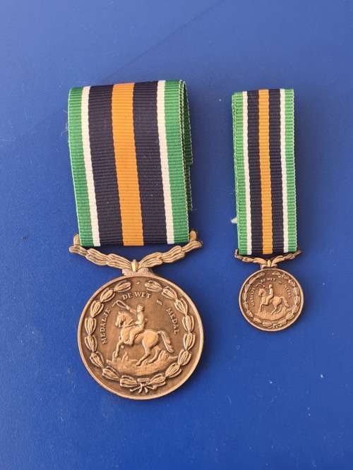 DE WET MEDAL - FULL SIZE + MINIATURE