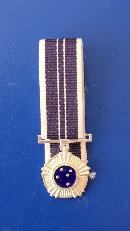 SADF - SOUTHERN CROSS MEDAL - MINIATURE
