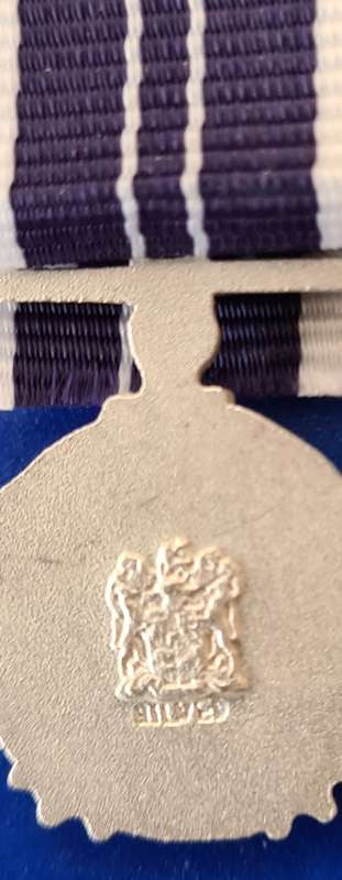 SADF - SOUTHERN CROSS MEDAL - MINIATURE