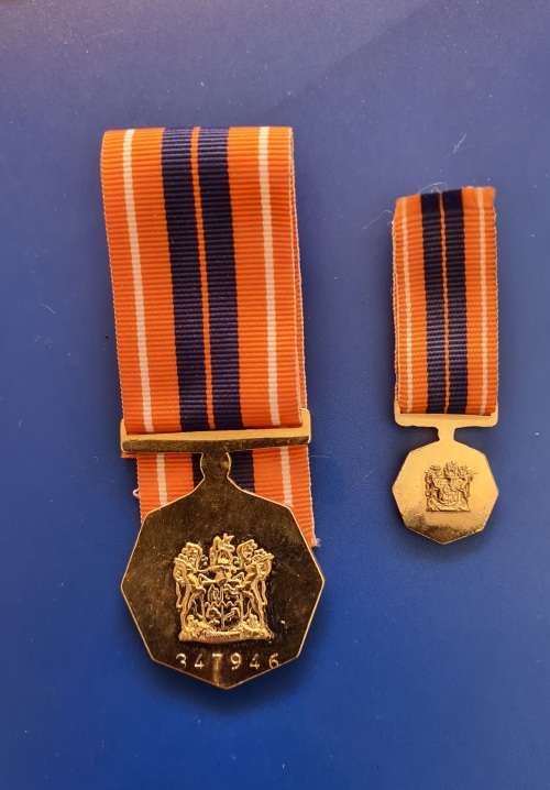 SADF - PRO PATRIA MEDAL - FULL + MINIATURE SIZE + CUNENE BARS