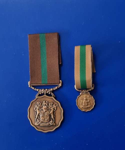SADF - GOOD SERVICE MEDAL - BRONZE 10 YR - FULL SIZE + MINIATURE
