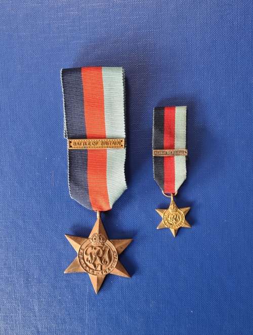 WW2 - 1939-45 STAR + BATTLE OF BRITAIN CLASP - FULL SIZE + MINIATURE