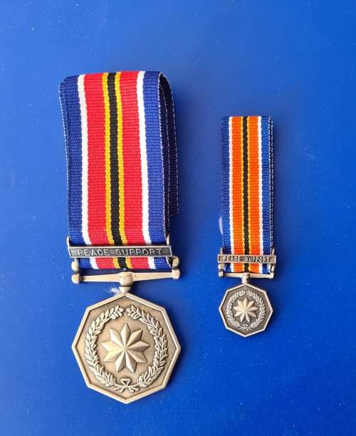 SANDF - TSHUMELO IKATELAHO - FULL SIZE + MINIATURE (PEACE SUPPORT CLASPS)