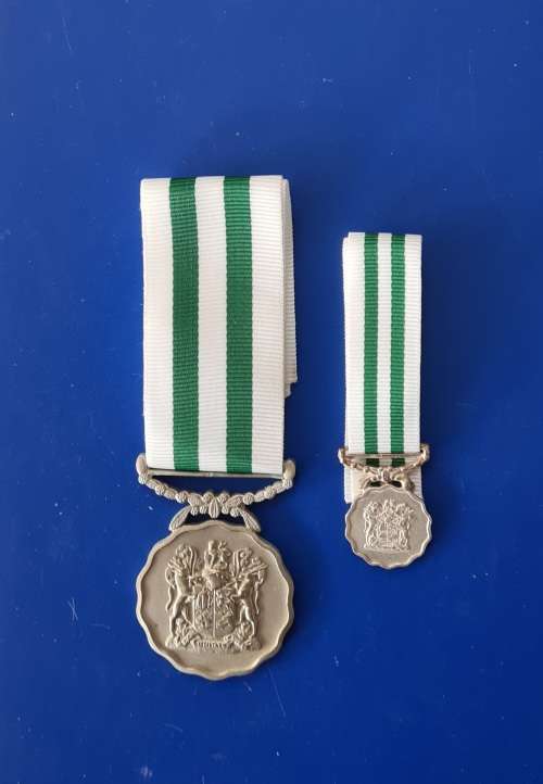 SADF GOOD SERVICE MEDAL SILVER (20 YR) - FULL SIZE + MINIATURE