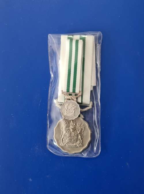 SADF GOOD SERVICE MEDAL SILVER (20 YR) - FULL SIZE + MINIATURE