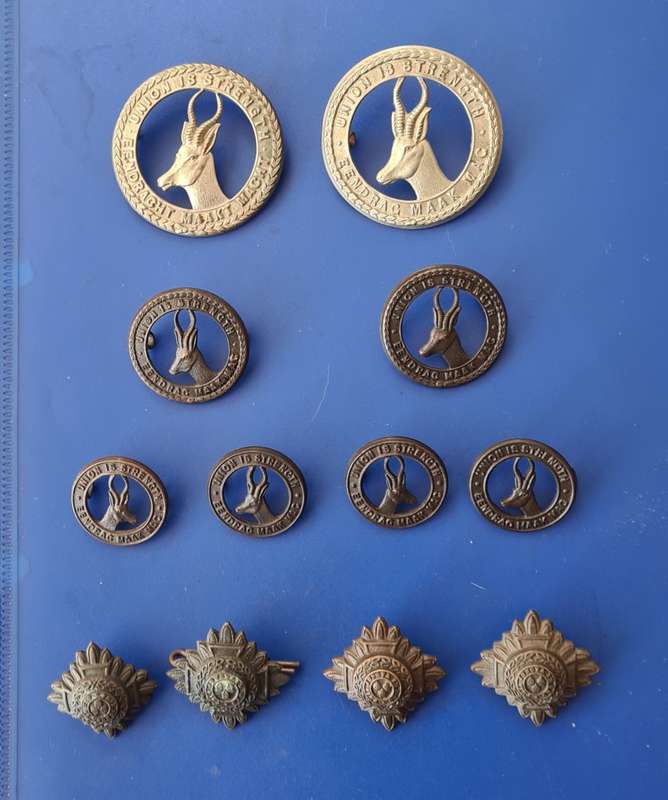 WW2 - UNION CAP AND COLLAR BADGES