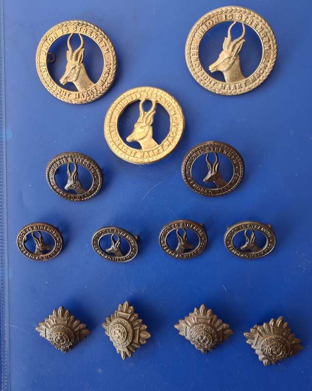 WW2 - UNION CAP AND COLLAR BADGES