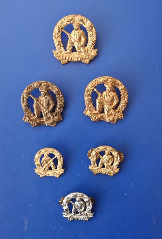 COMMANDOS - CAP + COLLAR BADGES