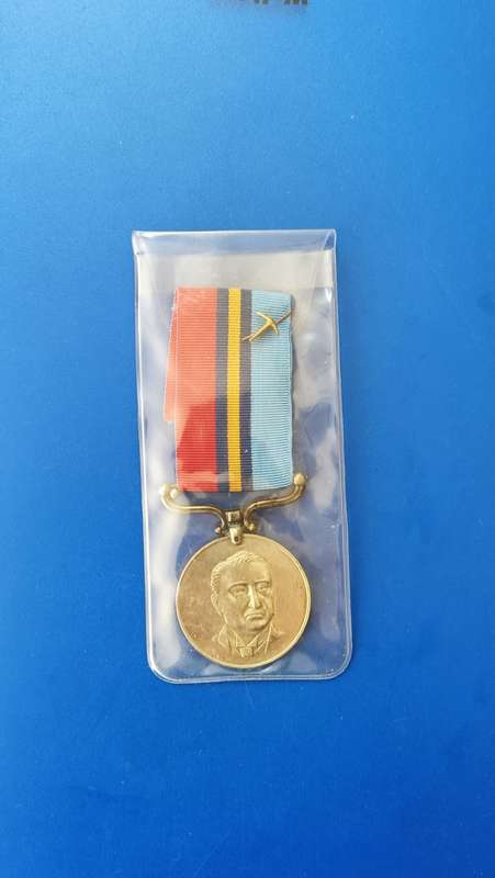 RHODESIA - GENERAL SERVICE MEDAL FULL SIZE + EMBLEM