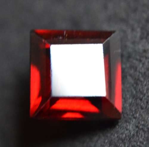 1.38Ct Natural Garnet Starting at R1 No reserve