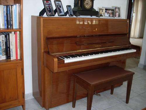 YAMAHA Upright Piano in mint condition
