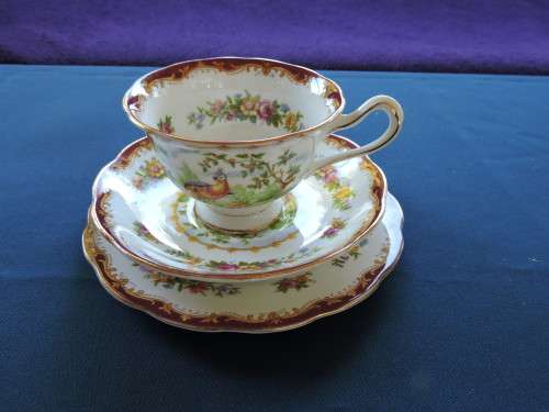 Royal Albert Chelsea Bird trio