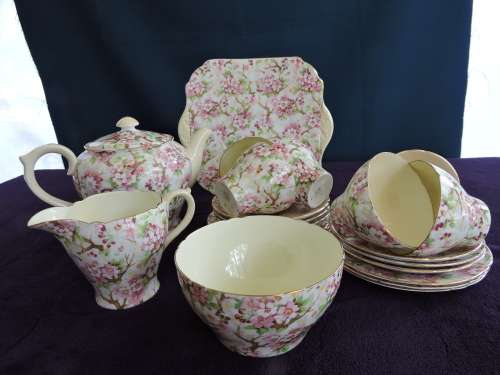 Shelley Maytime tea set