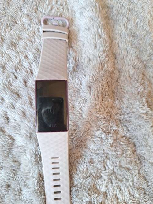 Fitbit Charge 4