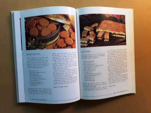 All-Colour Cookbook - Easy to Make Everyday Dishes, Annette Human