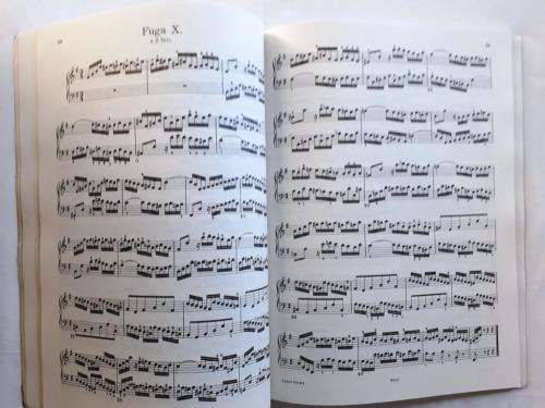 Wohltemperiertes Klavier, 48 Preludes and Fugues, J.S. Bach (Urtext)