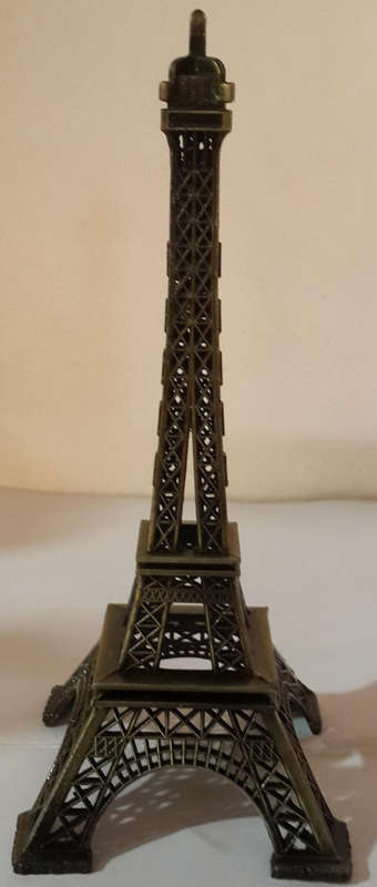 Medium Eiffel tower