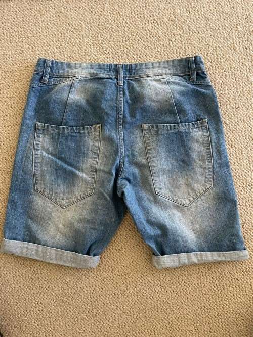 Mens Denim shorts 32 M