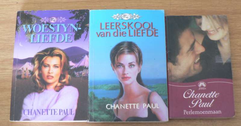 3 x Chanette Paul boeke