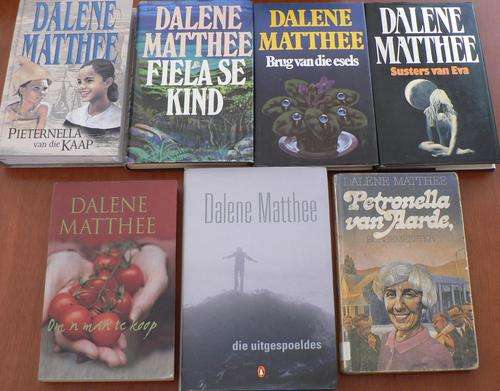 Dalene Matthee x 7(Kleinhond stock clearance)