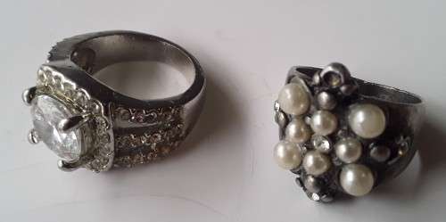 Vintage lot of costume rings.  1 bid for all!