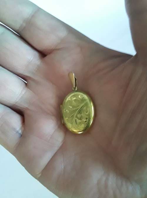 Vintage 9ct Gold Metal Core Oval Locket by Joseph Smith, Birmingham.