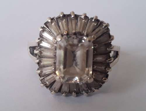 Vintage solid sterling silver baguette halo ring. Size: N (17mm)
